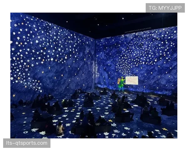 欧冠主题街头艺术展在伦敦开幕，吸引大量球迷参观